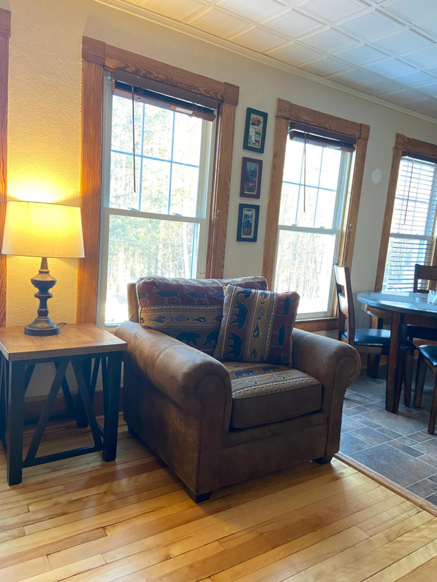 Tavern - Country Suite Newport Eksteriør bilde